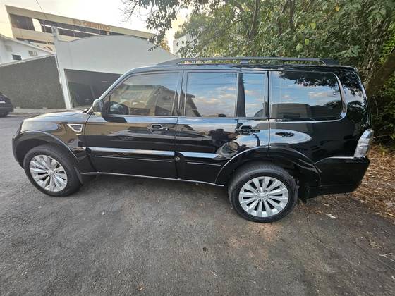 MITSUBISHI PAJERO 2016