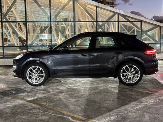 PORSCHE MACAN 2021