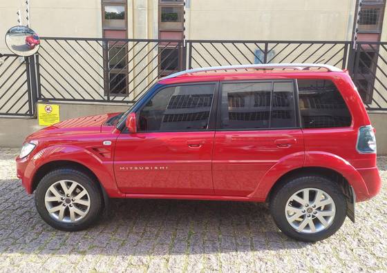 MITSUBISHI PAJERO TR4 2012