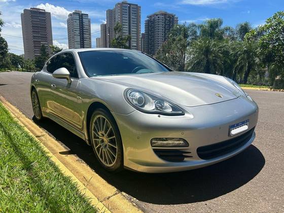 PORSCHE PANAMERA 2012