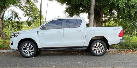 TOYOTA HILUX 2020