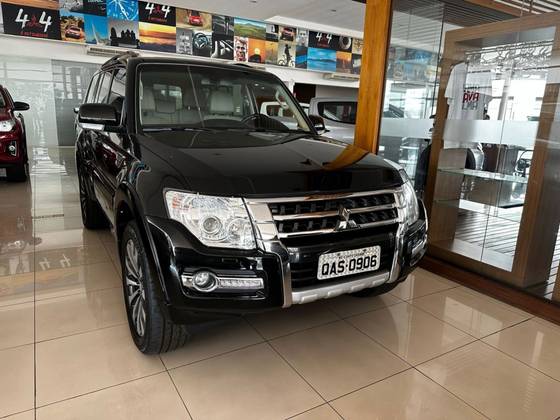 MITSUBISHI PAJERO FULL 2020
