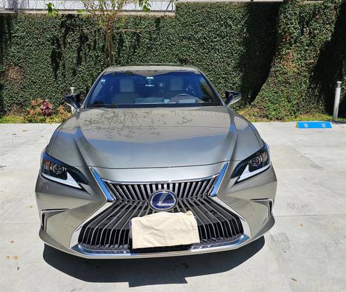 LEXUS ES 300h 2019