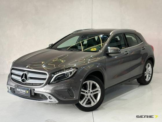 MERCEDES-BENZ GLA 200 2016