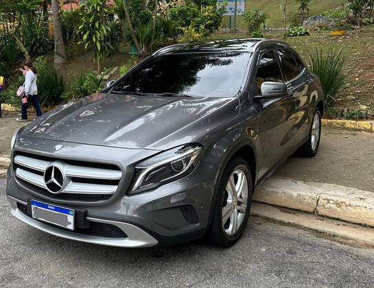 MERCEDES-BENZ GLA 200 2015