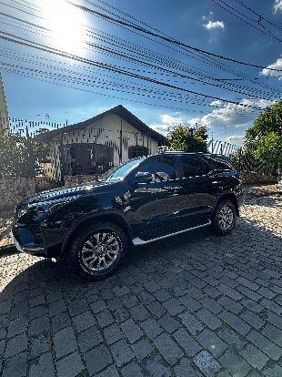 TOYOTA HILUX SW4 2024