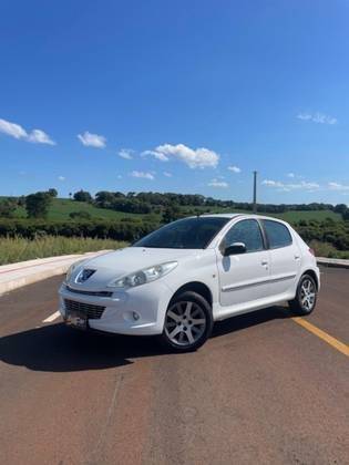 PEUGEOT 207 2013
