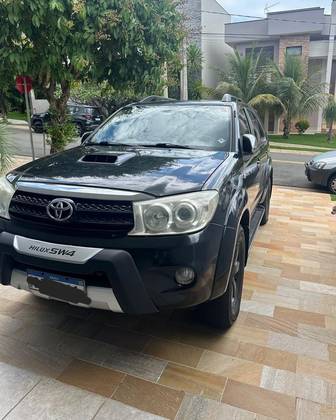 TOYOTA HILUX SW4 2010