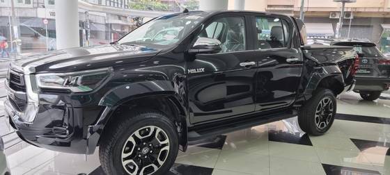 TOYOTA HILUX 2025