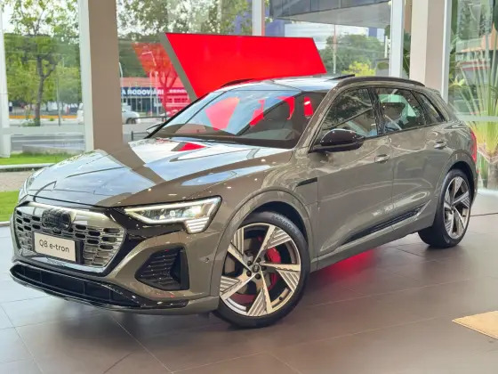 AUDI Q8 E-TRON 2024