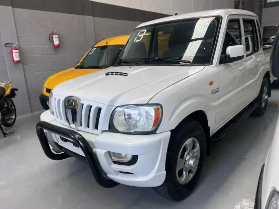 MAHINDRA PICKUP 2013