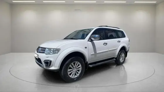 MITSUBISHI PAJERO 2016