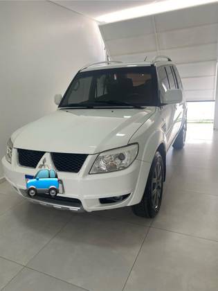 MITSUBISHI PAJERO TR4 2015