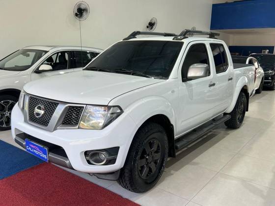 NISSAN FRONTIER 2016