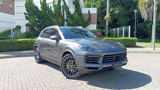 PORSCHE CAYENNE 2020