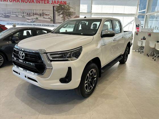 TOYOTA HILUX 2025