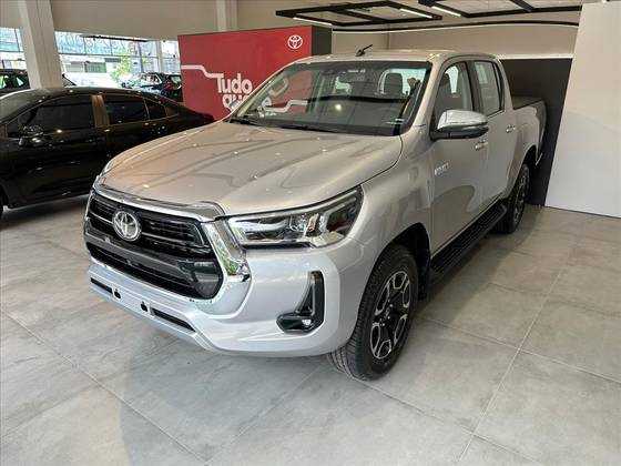 TOYOTA HILUX 2025