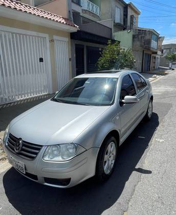 VOLKSWAGEN BORA 2010