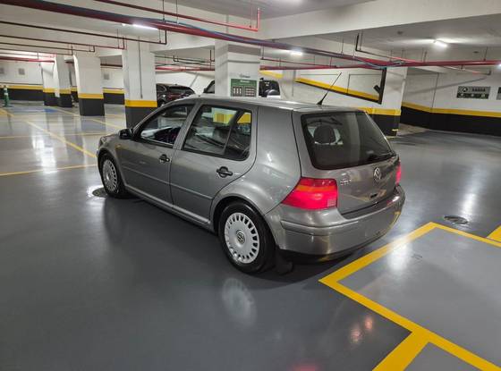 VOLKSWAGEN GOLF 2003