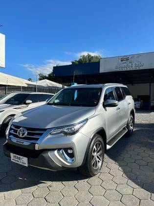 TOYOTA HILUX SW4 2018