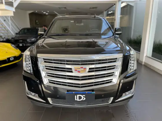 CADILLAC ESCALADE 2018
