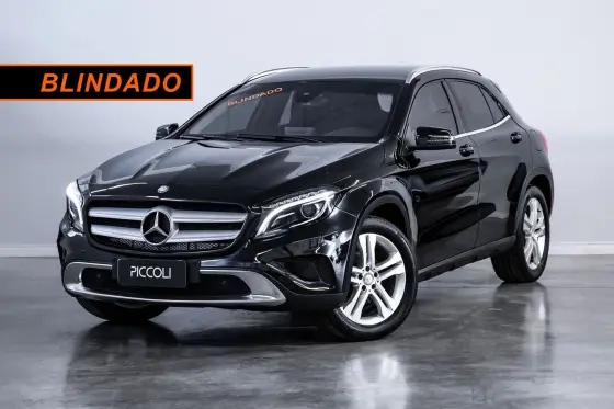 MERCEDES-BENZ GLA 200 2016