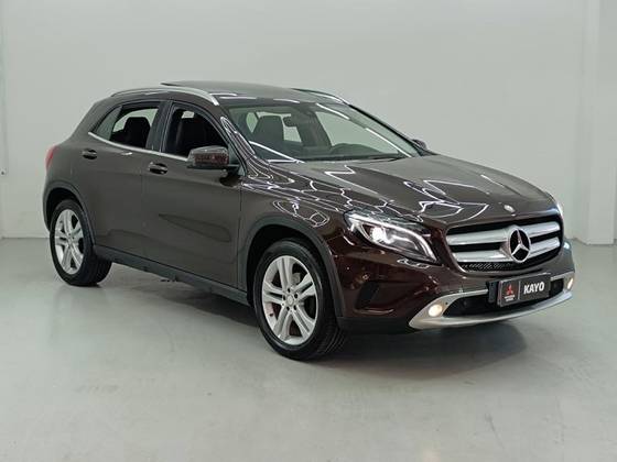MERCEDES-BENZ GLA 200 2017
