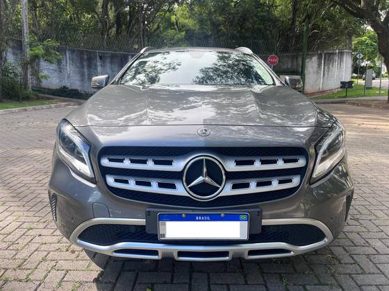 MERCEDES-BENZ GLA 200 2020