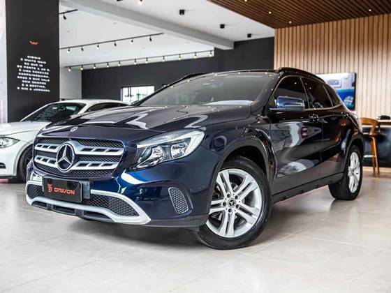 MERCEDES-BENZ GLA 200 2019