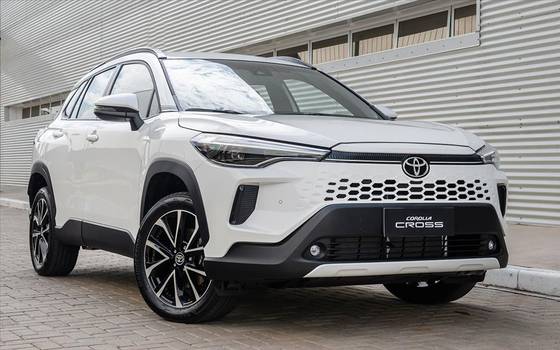 TOYOTA COROLLA CROSS 2026