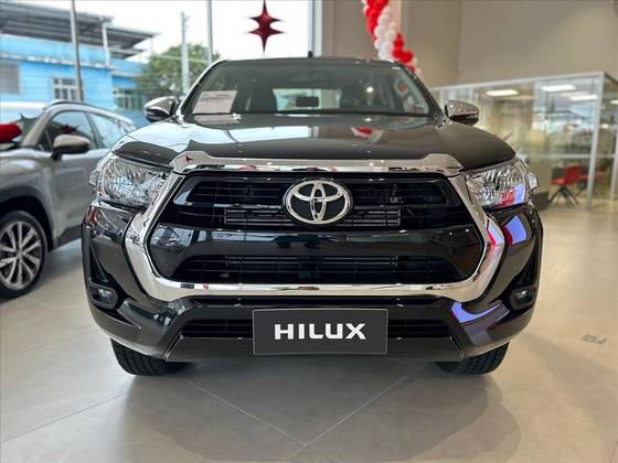 TOYOTA HILUX 2025