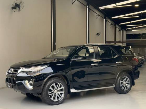 TOYOTA HILUX SW4 2018