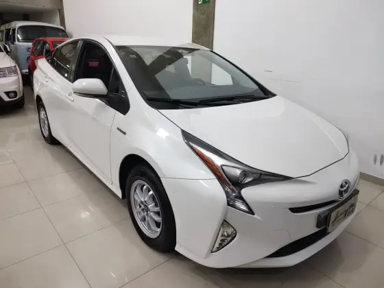 TOYOTA PRIUS 2017