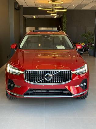 VOLVO XC60 2023