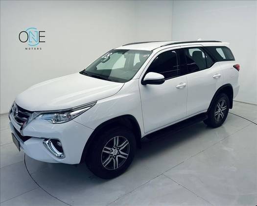 TOYOTA HILUX SW4 2018