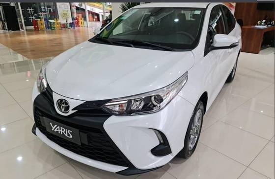 TOYOTA YARIS 2025