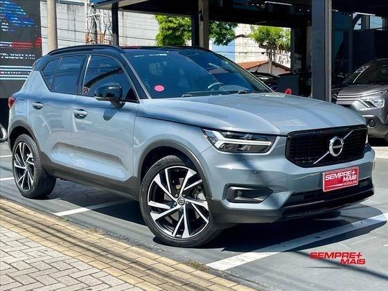 VOLVO XC40 2021
