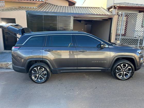 JEEP COMMANDER 2022