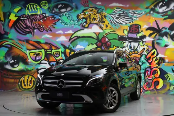 MERCEDES-BENZ GLA 200 2015