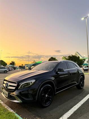 MERCEDES-BENZ GLA 200 2015