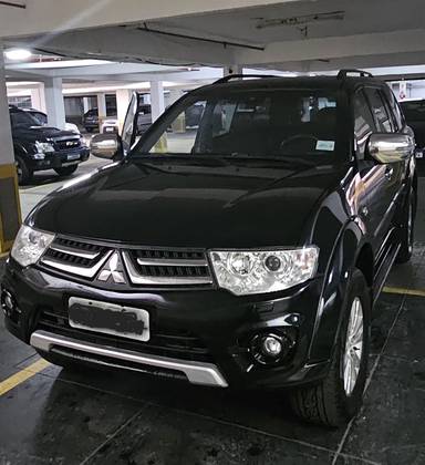 MITSUBISHI PAJERO 2016