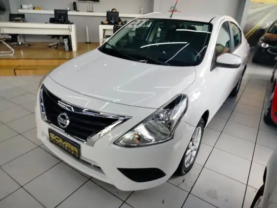 NISSAN VERSA 2020