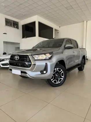 TOYOTA HILUX 2023