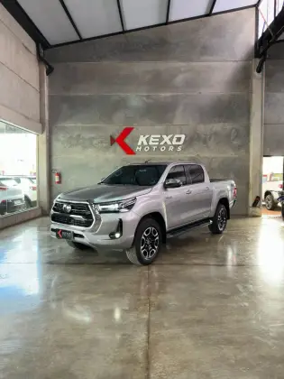 TOYOTA HILUX 2023