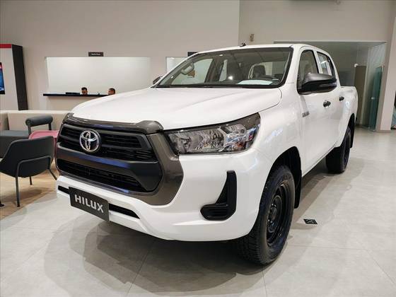 TOYOTA HILUX 2025