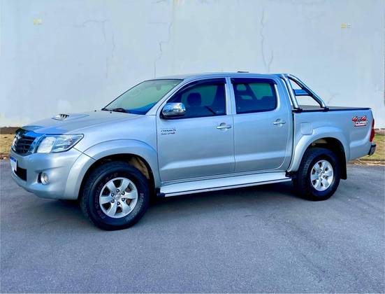 TOYOTA HILUX 2013