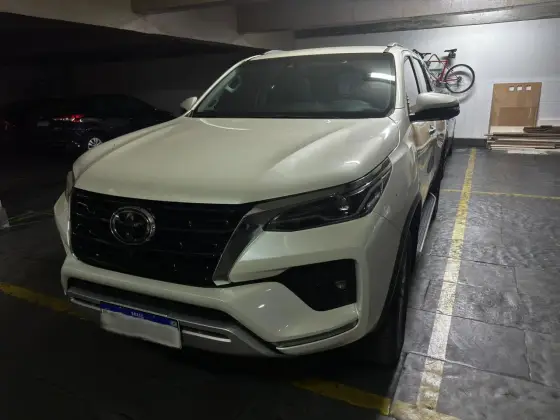 TOYOTA HILUX SW4 2022