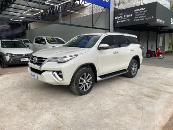 TOYOTA HILUX SW4 2018
