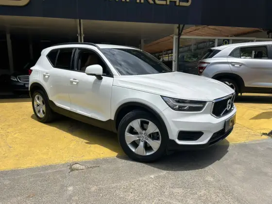 VOLVO XC40 2019