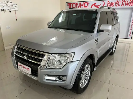 MITSUBISHI PAJERO FULL 2015